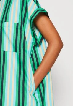 Monki Robe Chemise - Green 13 Monki Robe Chemise - Green -Monki dc2225d0d9c4472b9c33351f16e131b9