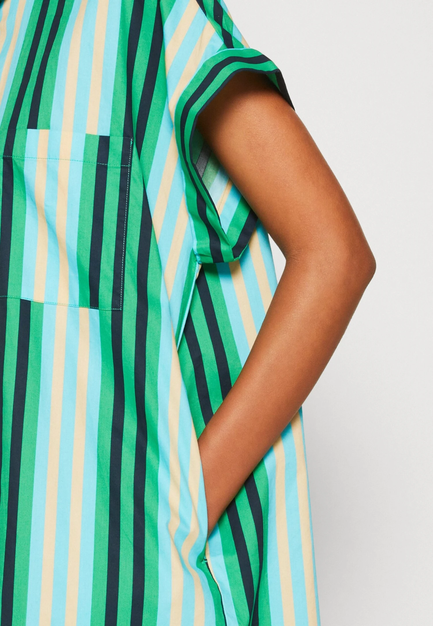 Monki Robe Chemise - Green 8 Monki Robe Chemise - Green – Image 6