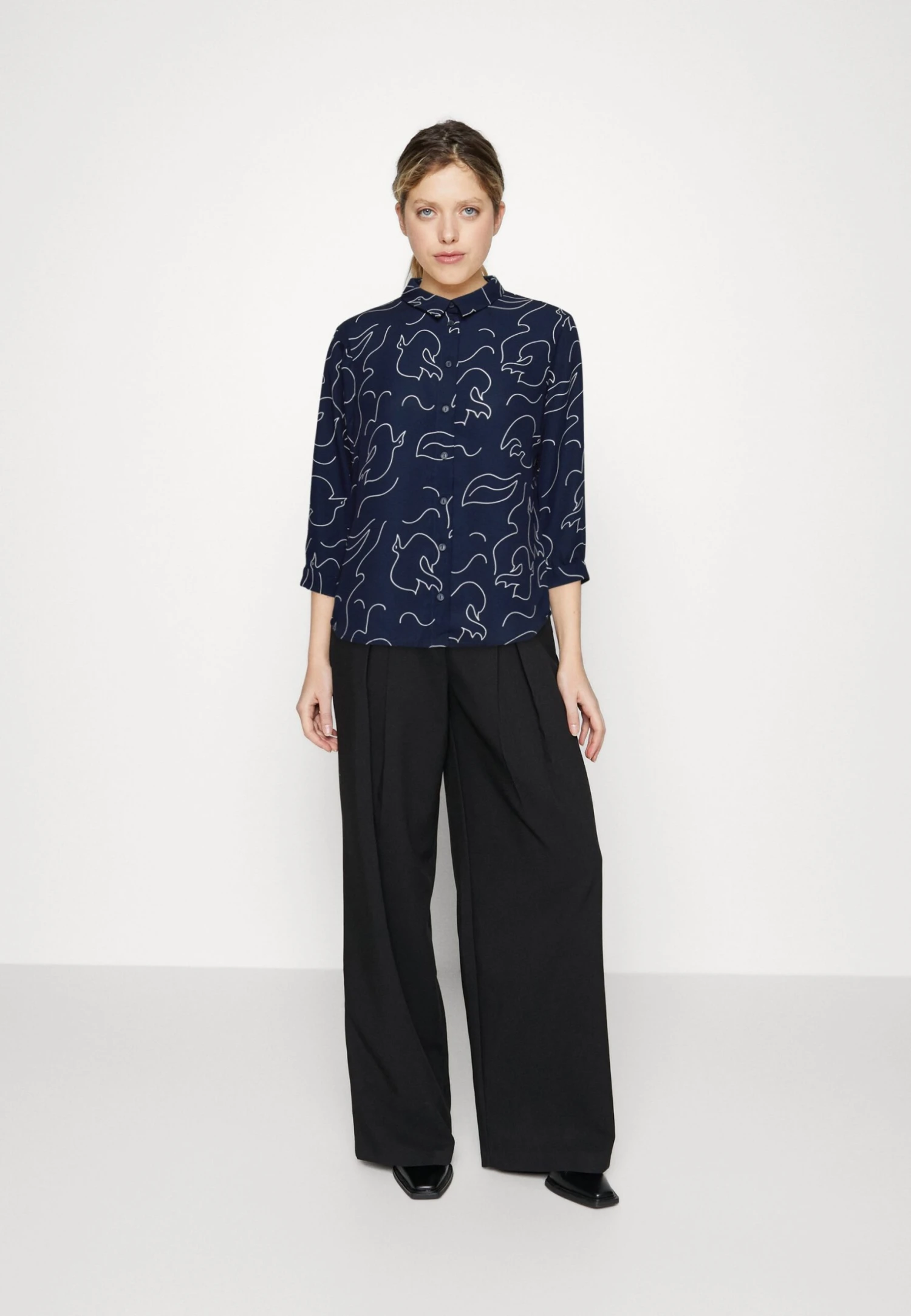 Monki Chemisier - Dark Blue/Light Blue 4 Monki Chemisier - Dark Blue/Light Blue – Image 2