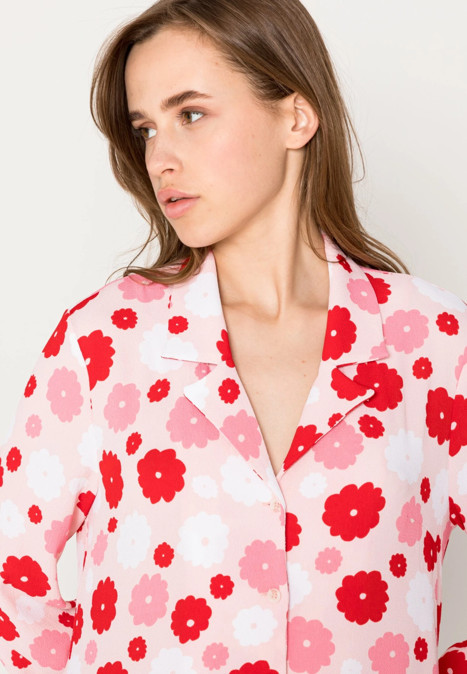 Monki Robe Chemise - Scarlet 7 Monki Robe Chemise - Scarlet – Image 5