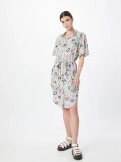 Monki Robes Fluides Robe-chemise Femme Lilas / Orchidée -Monki e8fd4f7914adf1f53e12eded2c47cd1d