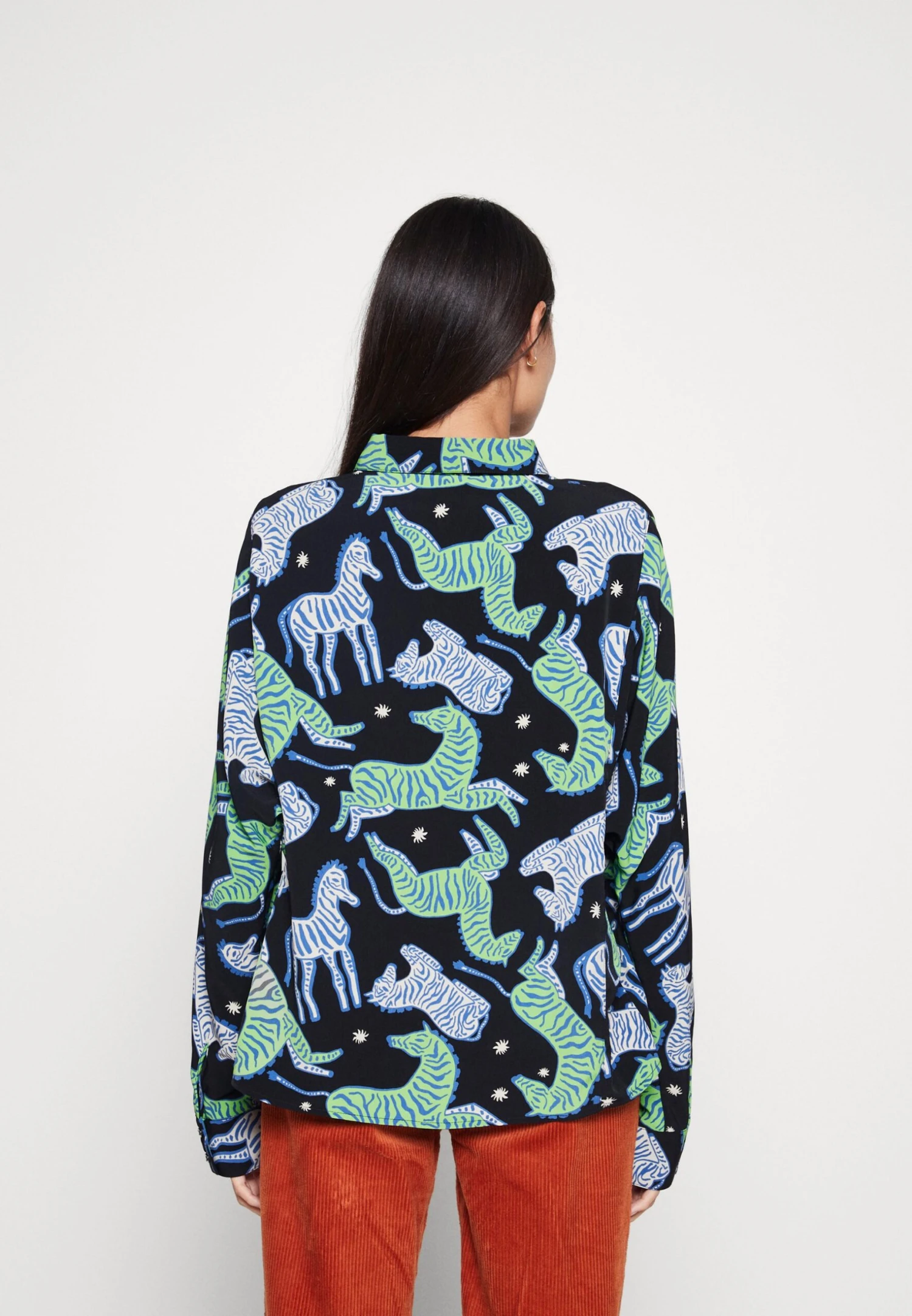 Monki Chemisier - Cutezebras.Black 5 Monki Chemisier - Cutezebras.Black – Image 3