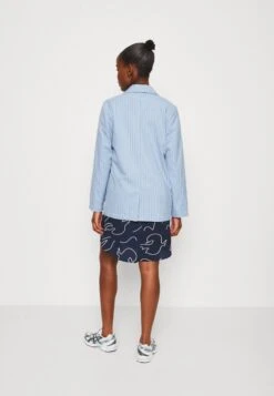 Monki Blazer - Light Blue -Monki ea59c3bd5a264ebf9a42ff95f1361b47