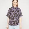 Monki Chemisier - Khaki Green Dark Organic,Lines,Purple 1 Monki Chemisier - Khaki Green Dark Organic,Lines,Purple -Monki ee4d410e576341e1ba14b8bb6d7eff9b