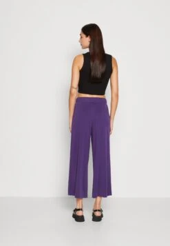 Monki Pantalon Classique - Lilac Purple Dark 10 Monki Pantalon Classique - Lilac Purple Dark -Monki eec759ed2b2642e58922d2fe98d97da4