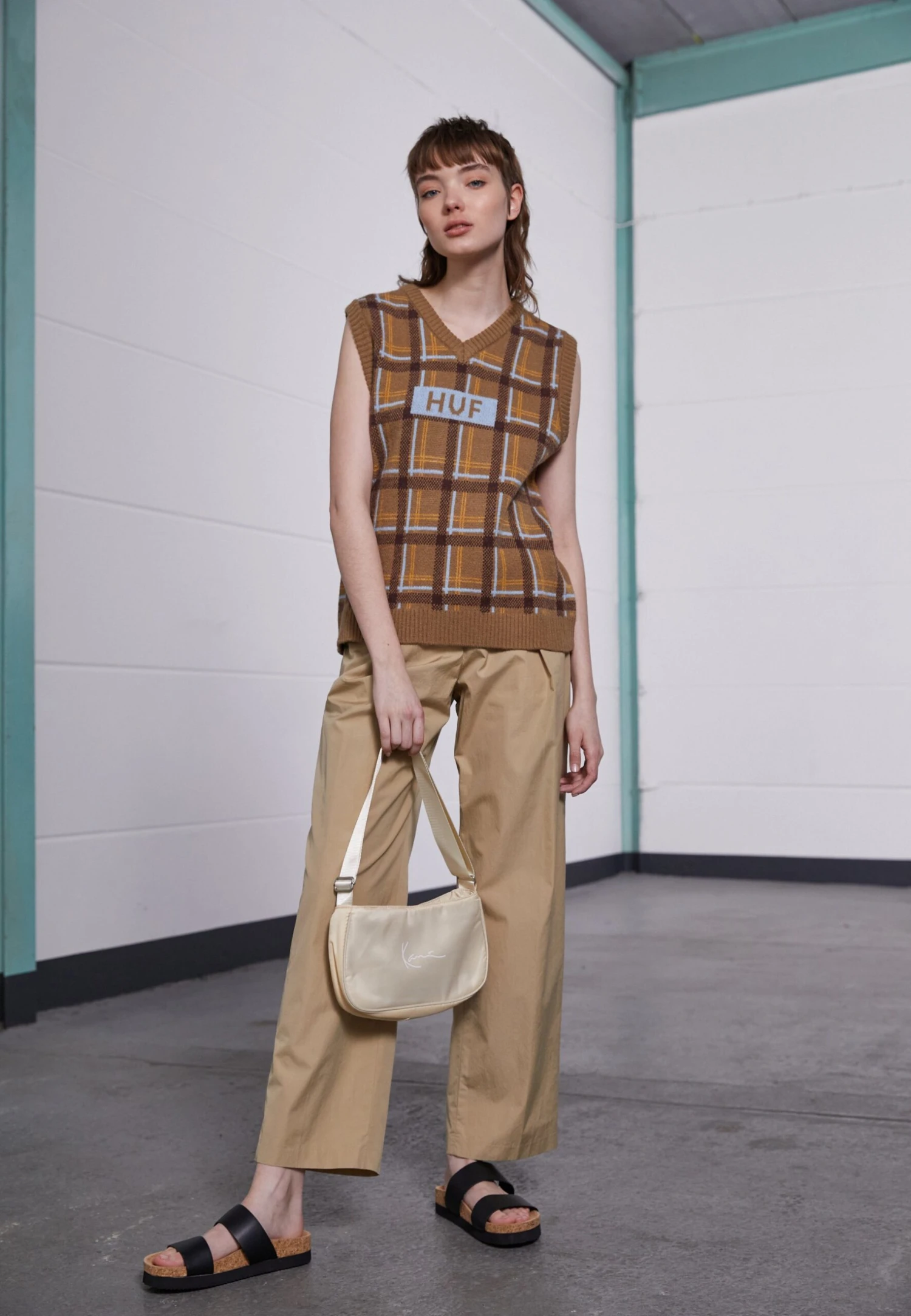 Monki Chaussons - Black 6 Monki Chaussons - Black – Image 4