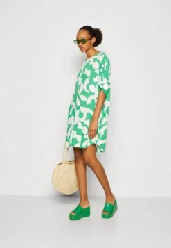 Monki Robe Chemise - Green/Sand -Monki f143d9188e9b4ed38a735c85d41feb26