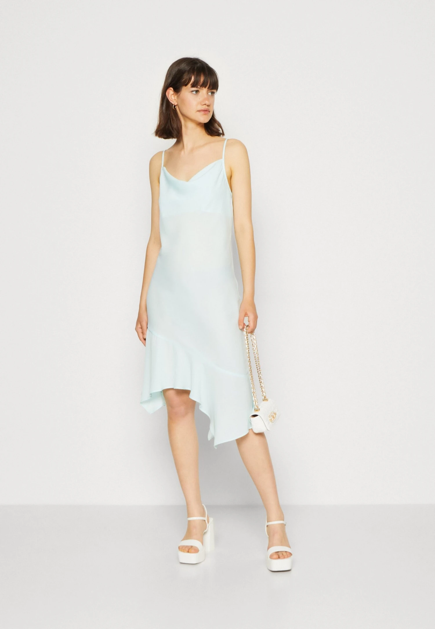 Monki Robe De Soirée - Light Blue 4 Monki Robe De Soirée - Light Blue – Image 2