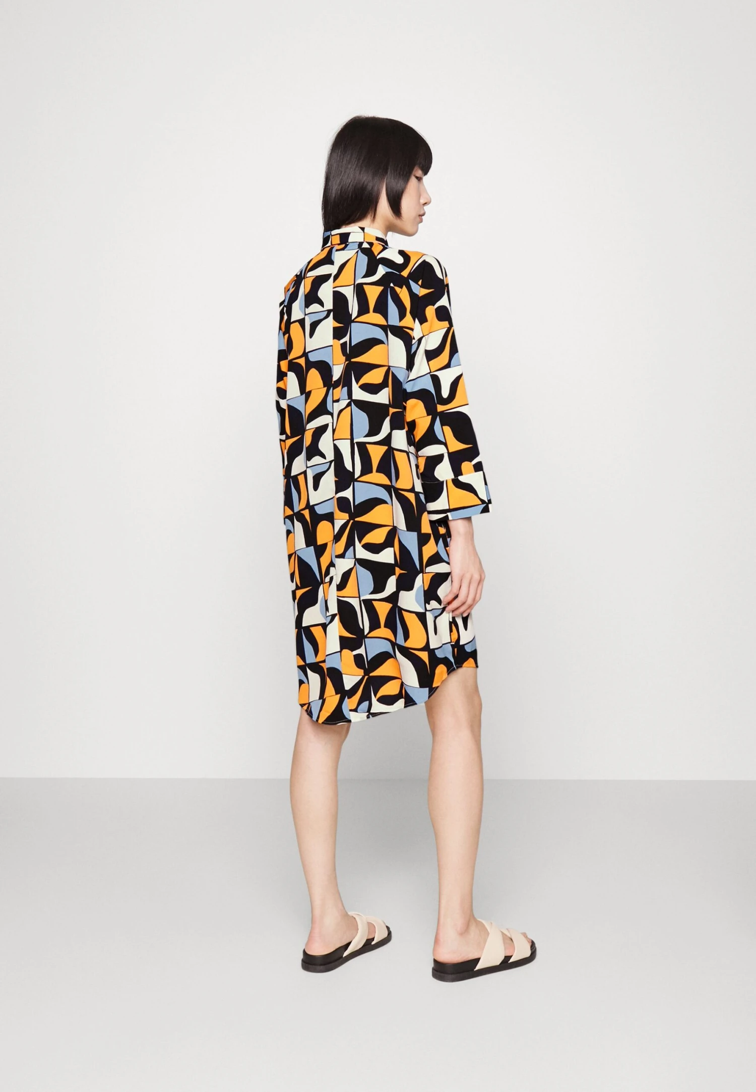 Monki Robe Chemise - Blue/Orange 5 Monki Robe Chemise - Blue/Orange – Image 3