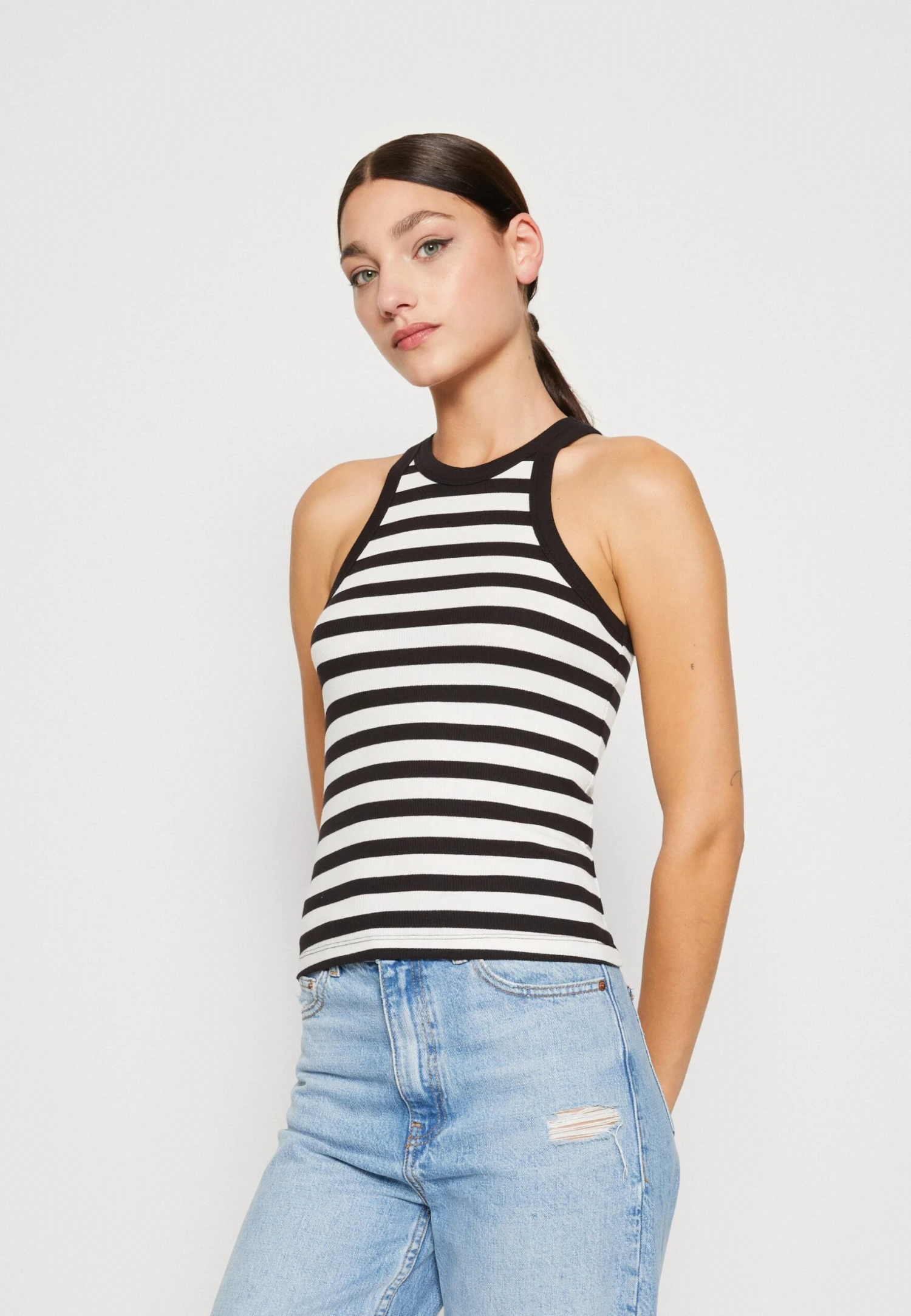 Monki Débardeur - White Light/Black And Green Khaki 4 Monki Débardeur - White Light/Black And Green Khaki – Image 2