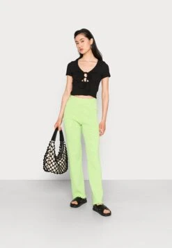 Monki Pantalon Classique - Green 8 Monki Pantalon Classique - Green -Monki f60a2081eba14bf59cbefd97b8afb334