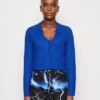 Monki Blouse - Blue Bright 2 Monki Blouse - Blue Bright -Monki fa60215f93914d92bc1b13c27c16378e