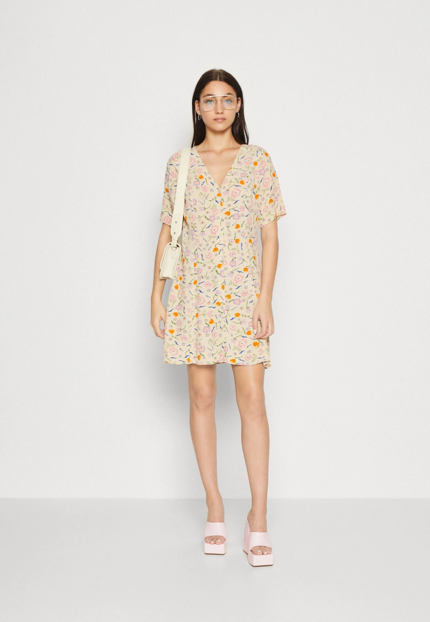 Monki Robe Chemise - Cream Flower 4 Monki Robe Chemise - Cream Flower – Image 2