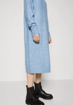 Monki Robe Pull - Blue Light 13 Monki Robe Pull - Blue Light -Monki fee93b719cd34dfca6fd28c4d71efa55